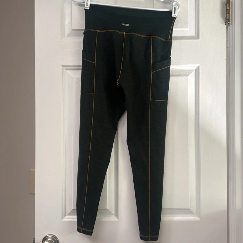 Prana Forest Green Leggings Pockets Medium soft Gold Threading